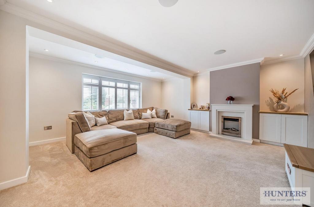 Extended Lounge