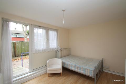 3 bedroom flat to rent, Alfred Street, London