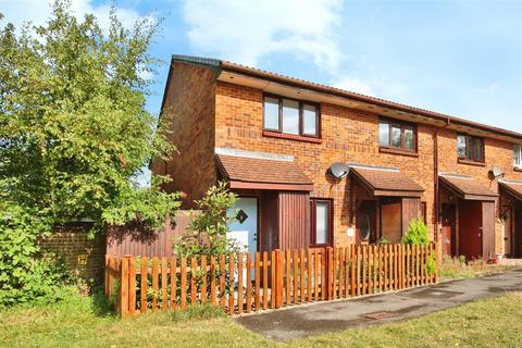 2 bedroom end of terrace house for sale, Pimpernel Close, Locks Heath, Southampton