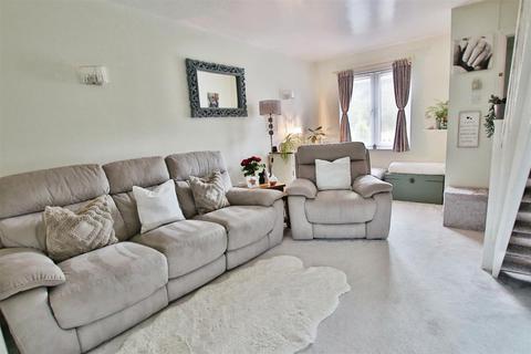 2 bedroom end of terrace house for sale, Pimpernel Close, Locks Heath, Southampton