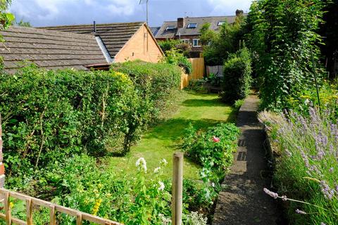 81 Carr Road, Sheffield, S6 2WY
