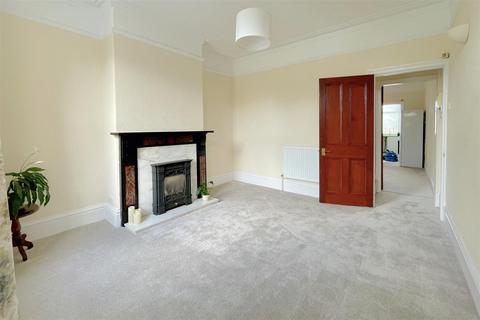 81 Carr Road, Sheffield, S6 2WY
