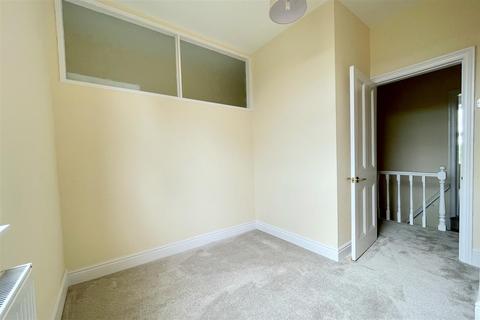 81 Carr Road, Sheffield, S6 2WY