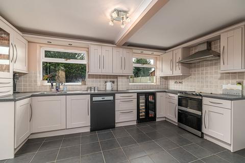 46 Brooksdale Close, Kettering, NN16 9BJ