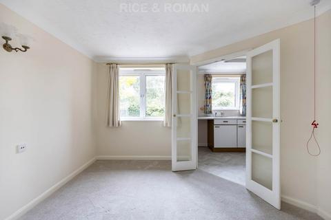 1 bedroom retirement property for sale, Manor Road North, Esher KT10