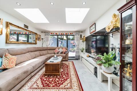 44 Frayslea, Uxbridge, UB8 2AT