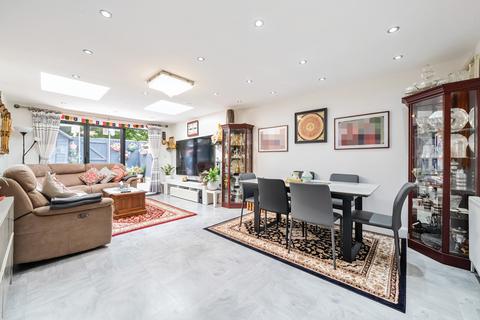 44 Frayslea, Uxbridge, UB8 2AT