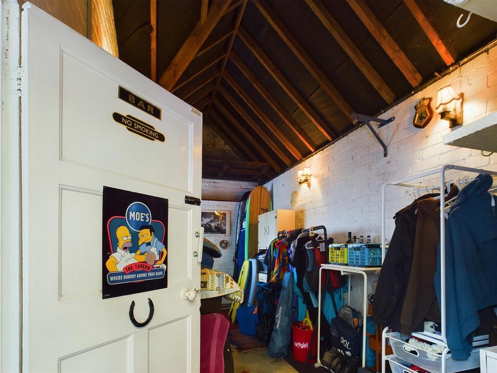 CAM02295 G0-PR0089-STILL012.jpg