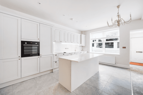 3 bedroom apartment to rent, Ridge Road, London, N8