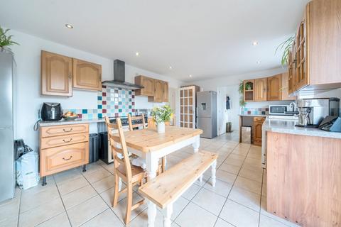 4 bedroom detached house for sale, Eckington Road, Bredon, Tewkesbury