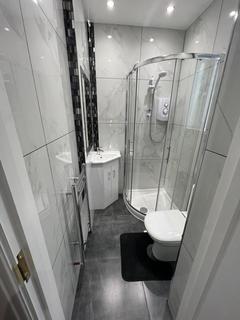 1 bedroom in a house share to rent, HA2 9SX