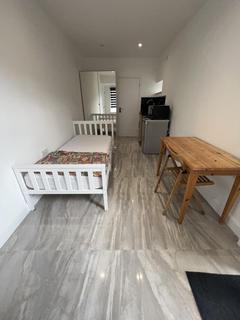 1 bedroom in a house share to rent, HA2 9SX