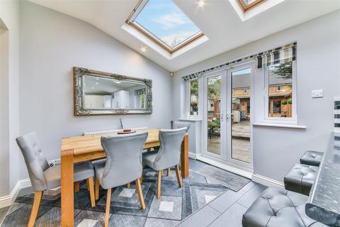 31 Bristol Road, Morden, SM4 5SB
