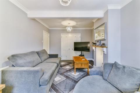 31 Bristol Road, Morden, SM4 5SB