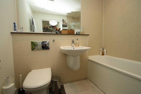 1 bedroom flat to rent, Kinetica Apartments, Tyssen Street, London, E8