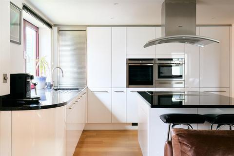 3 bedroom apartment for sale, William Morris Way, Fulham, SW6