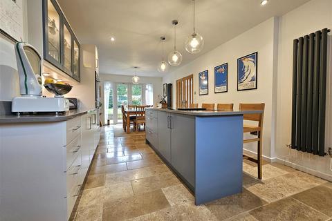 8 Aylesmore Close, Solihull, B92 7DA
