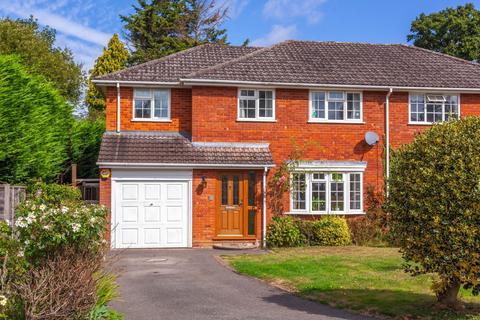 3 Twin Oaks, Emmer Green, Reading, RG4 8SW
