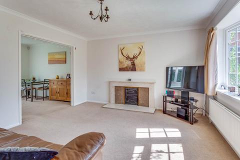 3 Twin Oaks, Emmer Green, Reading, RG4 8SW