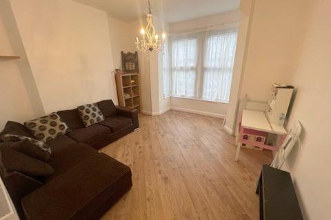 1 bedroom flat to rent, Erskine Road, London