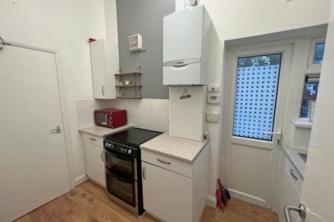 1 bedroom flat to rent, Erskine Road, London