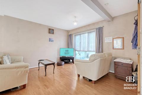 4 bedroom end of terrace house for sale, Roding Lane South, Redbridge