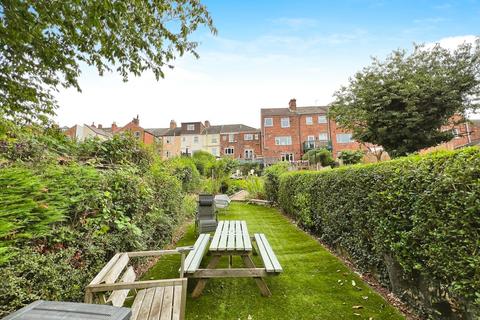 4 bedroom end of terrace house for sale, Dudley Road, Grantham, NG31