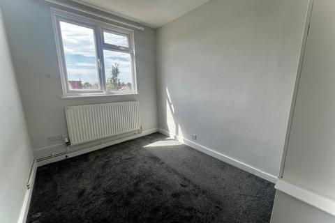 1 bedroom flat to rent, Gander Green Lane, Sutton