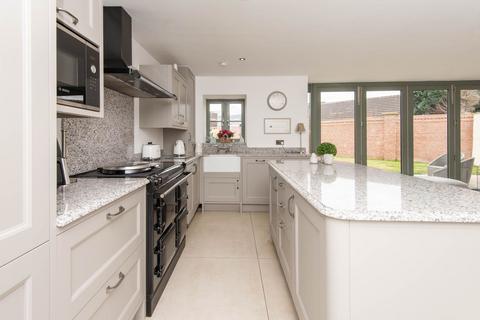 3 bedroom detached house for sale, 2 Manor Syck Close, Chesterfield S41