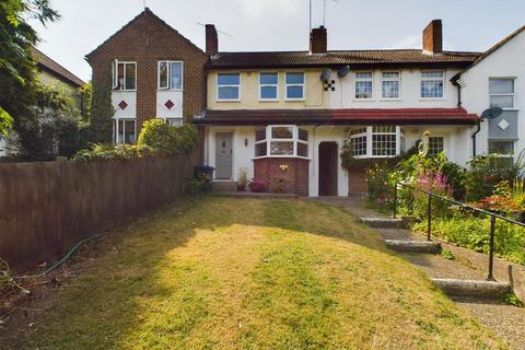 3 bedroom terraced house for sale, Queen Elizabeths Drive, New Addington, Croydon