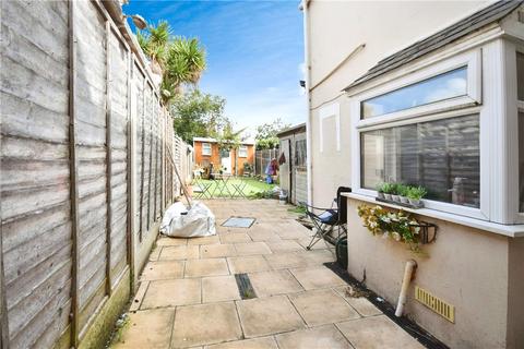 22 Cambridge Road, Clacton-on-sea, CO15 3QJ