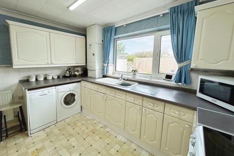 3 bedroom detached bungalow for sale, Davies Avenue, Porthcawl CF36