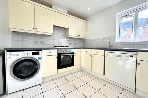 3 bedroom maisonette to rent, Columbia Road, Broxbourne