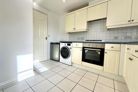 3 bedroom maisonette to rent, Columbia Road, Broxbourne