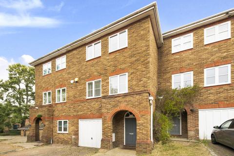 3 bedroom terraced house to rent, Manning Place, Richmond, UK