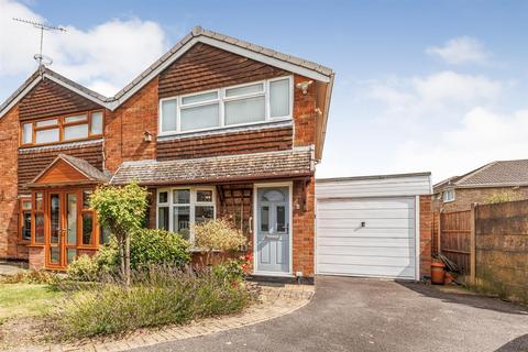 3 bedroom semi-detached house for sale, Warwick Gardens, Nuneaton