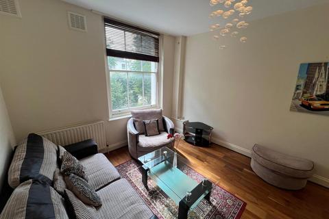 1 bedroom flat to rent, Clifton Gardens, London