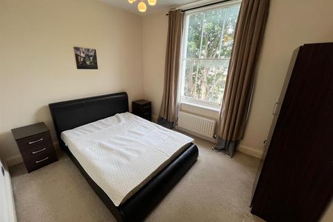 1 bedroom flat to rent, Clifton Gardens, London