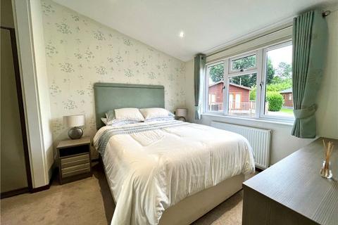 2 bedroom bungalow for sale, The Horseshoe, Farley Green, Albury, Guildford, GU5