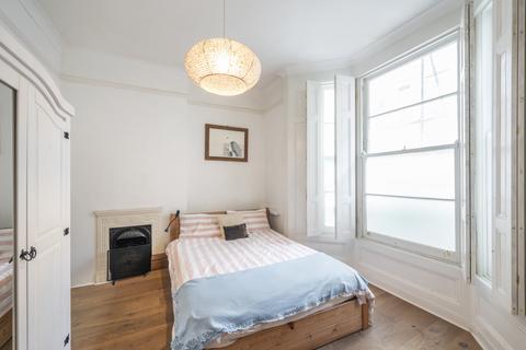 2 bedroom flat for sale, Greville Road, London