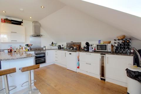 3 bedroom flat to rent, Flat 7 Princes Court, 11 First Avenue, Hove