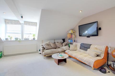 3 bedroom flat to rent, Flat 7 Princes Court, 11 First Avenue, Hove