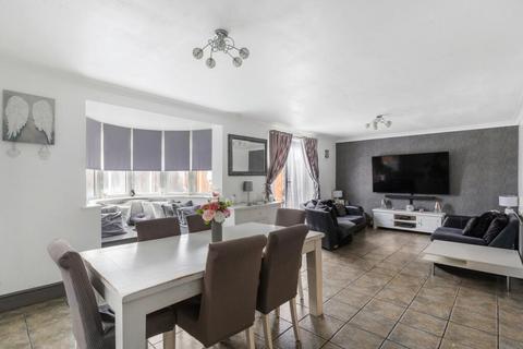 38 Cains Lane, Feltham, TW14 9RH