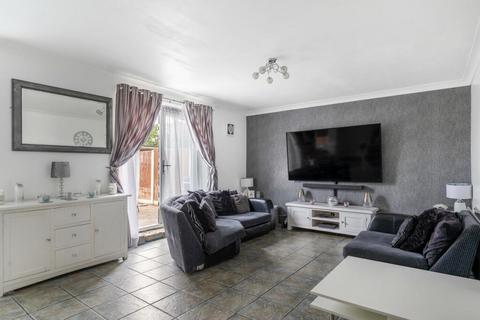 38 Cains Lane, Feltham, TW14 9RH