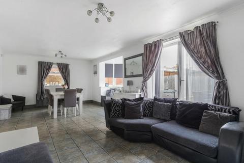 38 Cains Lane, Feltham, TW14 9RH