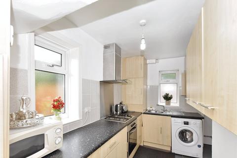 4 bedroom semi-detached house for sale, Lea Farm Grove, Leeds