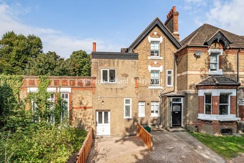 2 bedroom house to rent, Lawn Road Beckenham BR3