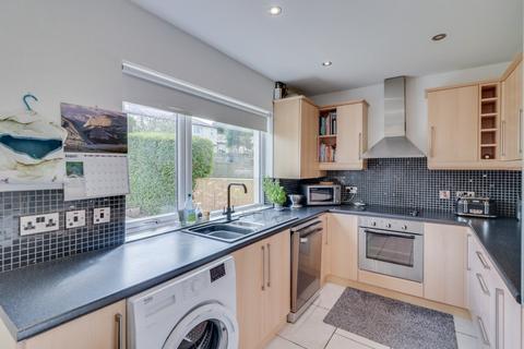 3 bedroom terraced house for sale, Canada Crescent, Rawdon, Leeds, West Yorkshire, LS19