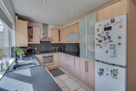 3 bedroom terraced house for sale, Canada Crescent, Rawdon, Leeds, West Yorkshire, LS19