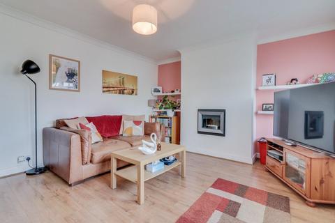 18 Canada Crescent, Rawdon, Leeds, LS19 6LT